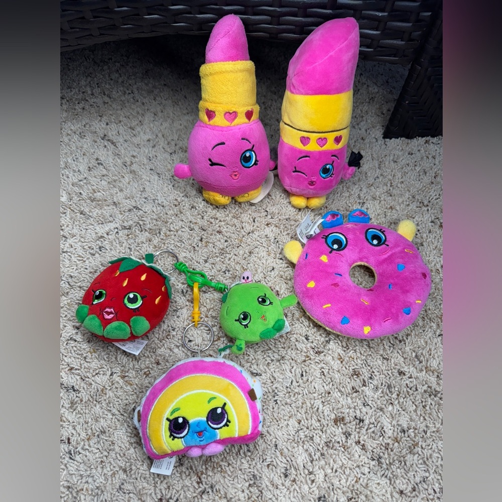 Shopkins Plushies & Keychains Set of 6